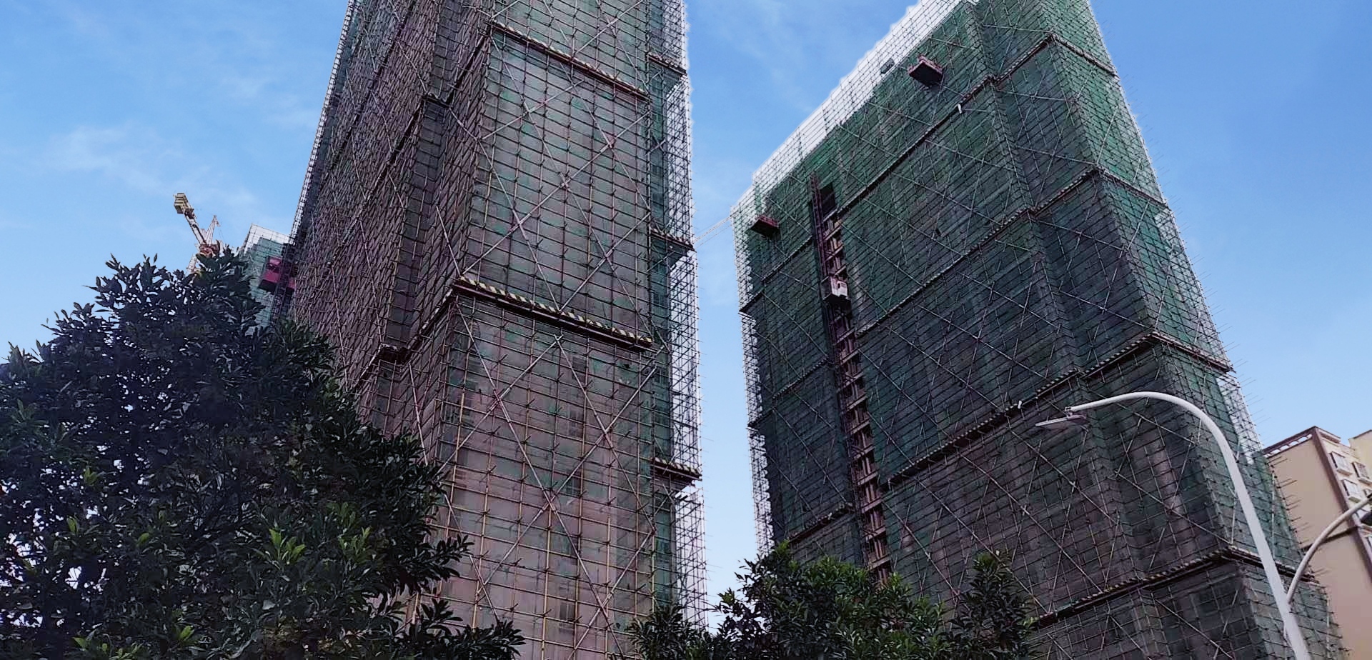 发霉旧外墙能用仿石漆翻新吗？suncitygroup太阳成集团给你答案！